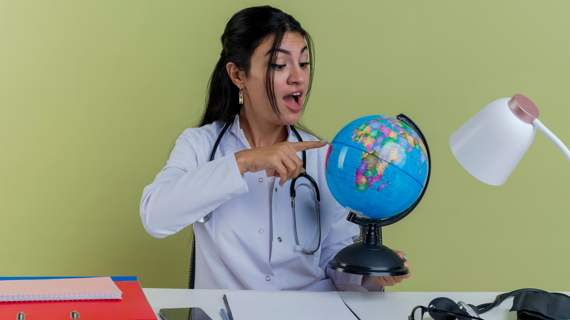 benefits of being a travel nurse